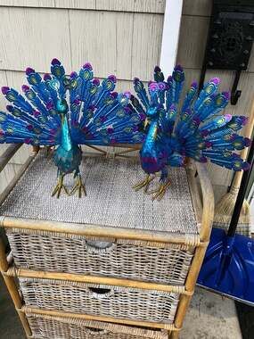 Set of 2 Metal Peacock Garden Statues Tail Spread Yard Art Outdoor Decor